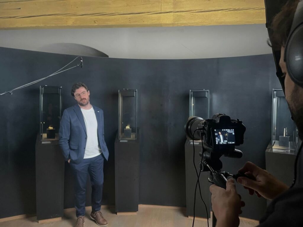 Instagram post from surmesure.ber. This post is in position 1.