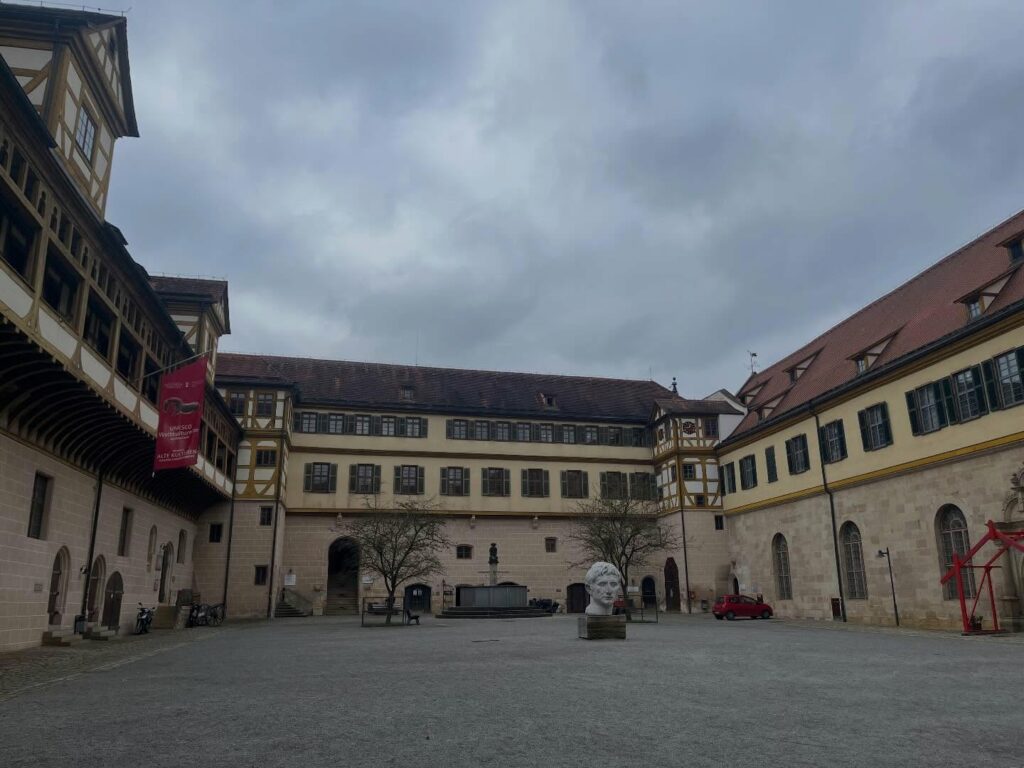 Instagram post from surmesure.ber. This post is in position 3.